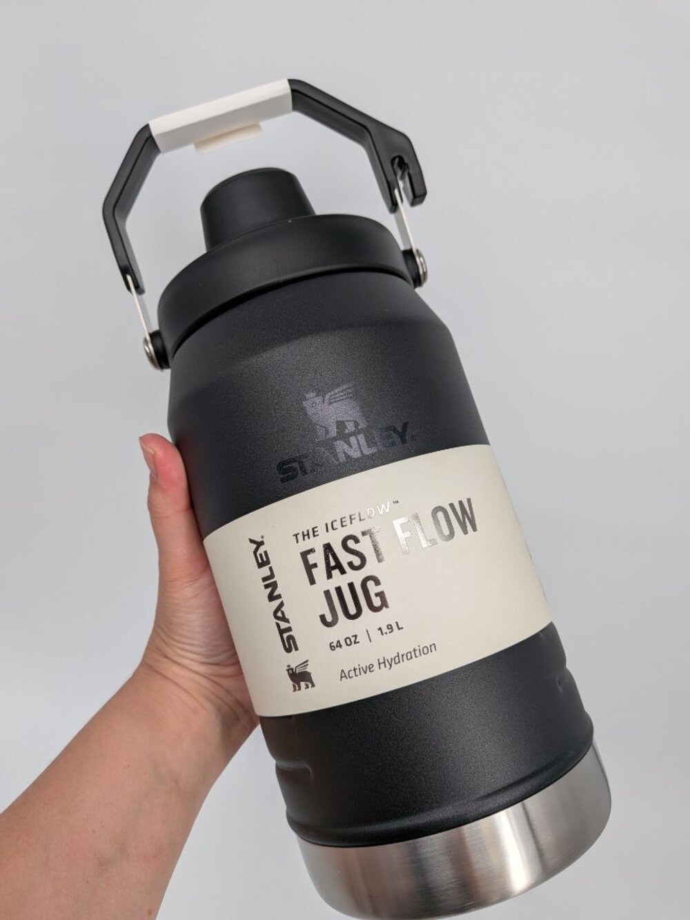 new stanley IceFlow Jug with Fast Flow Lid 64 OZ black 20 hrs cold 4 days ice